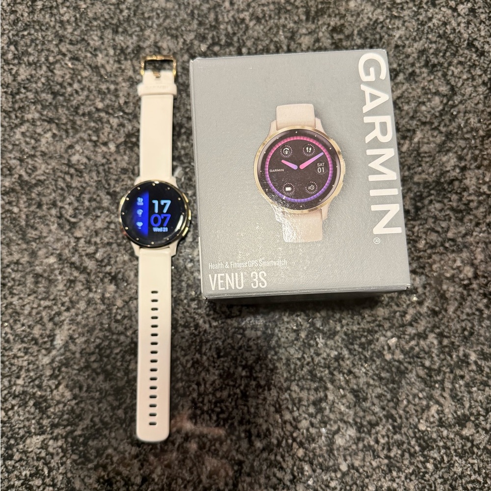 Garmin Venu 3S Smartwatch - Cream